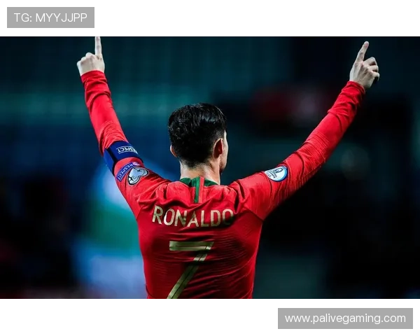 克里斯蒂亚诺罗纳尔多与粉丝们携手共创辉煌的传奇旅程